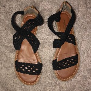 American Eagle Sandals